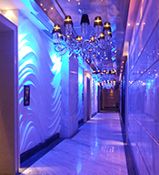 【公共.休闲】酒店走廊不同灯光下的玻璃钢浮雕壁画系列展览