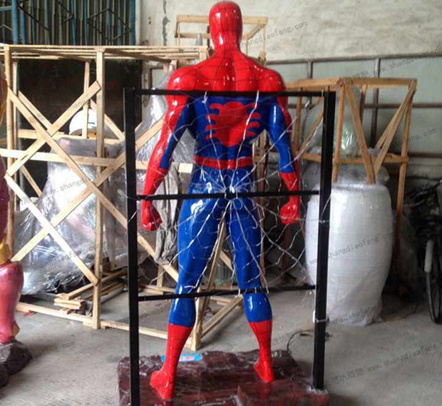 玻璃钢蜘蛛侠雕塑2