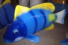【海洋动物雕塑】天生色彩斑斓、体态高雅、游姿优美的热带鱼——多彩鱼雕塑摆件