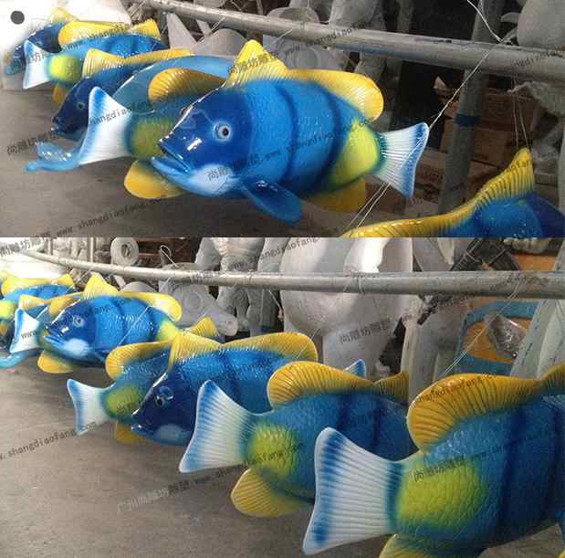 蓝色多彩鱼雕塑2