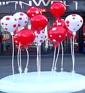 【广场街景】彩绘气球雕塑商场节日喜庆装饰品，闪亮亮的！