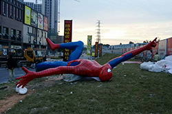 【人物雕塑】玻璃钢蜘蛛侠雕塑，超强的力量与敏捷性，正义的化身
