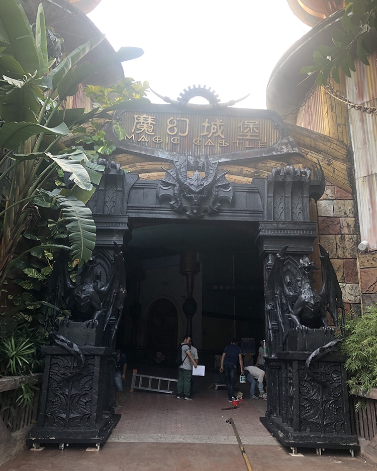 020年深圳欢乐谷魔域城堡门头 大型玻璃钢雕塑 工程系列雕塑